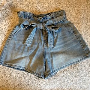 ! SOLD ! AEO paper bag denim shorts